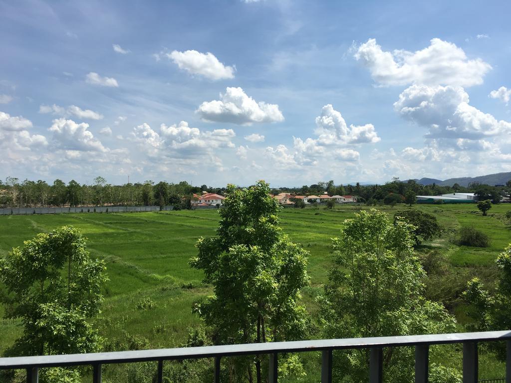 Serene Lake Condominium Chiang Mai Esterno foto