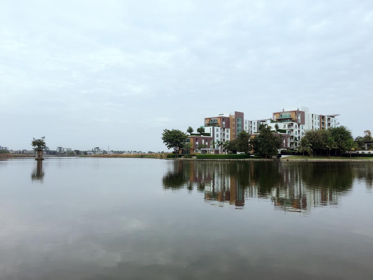 Serene Lake Condominium Chiang Mai Esterno foto